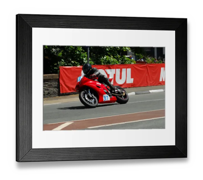 Framed Print : Mark Parrett (Yamaha) 2013 Supersport TT