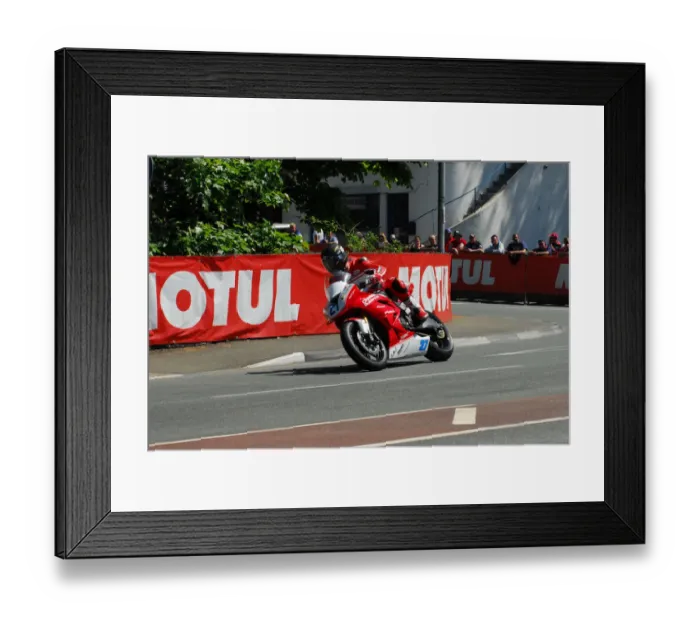 Framed Print : Ryan Kneen (Kawasaki) 2013 Supersport TT Framed Print : Ryan Kneen (Kawasaki) 2013 Supersport TT