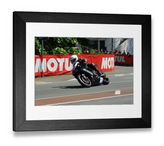 Framed Print : Shaun Anderson (Suzuki) 2013 Supersport TT Framed Print : Shaun Anderson (Suzuki) 2013 Supersport TT