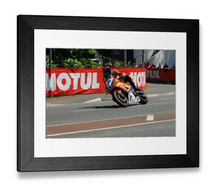 Framed Print : Dave Hewson (Yamaha) 2013 Supersport TT Framed Print : Dave Hewson (Yamaha) 2013 Supersport TT