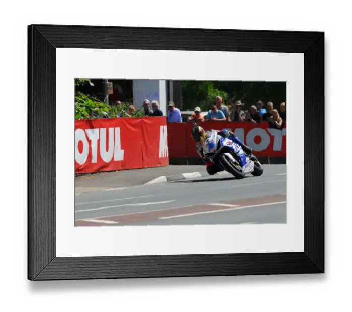 Framed Print : Guy Martin (Tyco Suzuki) 2013 Supersport TT Framed Print : Guy Martin (Tyco Suzuki) 2013 Supersport TT