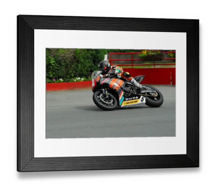 Framed Print : Bruce Anstey (Honda) 2013 Superstock TT Framed Print : Bruce Anstey (Honda) 2013 Superstock TT