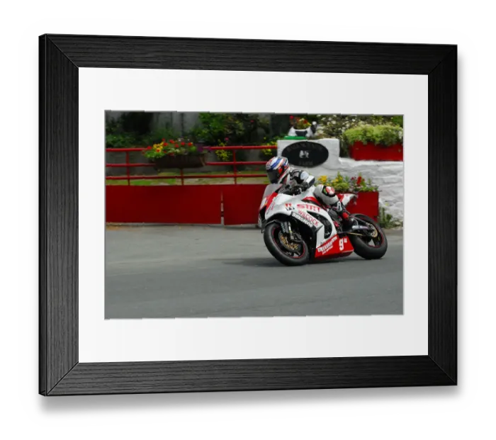 Framed Print : Dan Stewart (Kawasaki) 2013 Superstock TT Framed Print : Dan Stewart (Kawasaki) 2013 Superstock TT