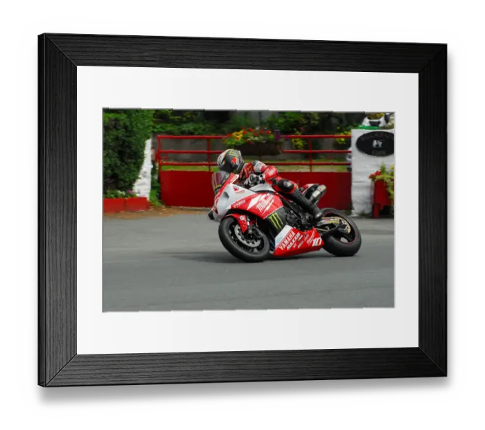 Framed Print : Conor Cummins (Yamaha) 2013 Superstock TT Framed Print : Conor Cummins (Yamaha) 2013 Superstock TT
