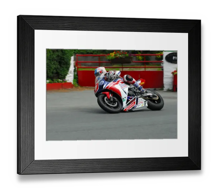 Framed Print : Simon Andrews (Honda) 2013 Superstock TT Framed Print : Simon Andrews (Honda) 2013 Superstock TT