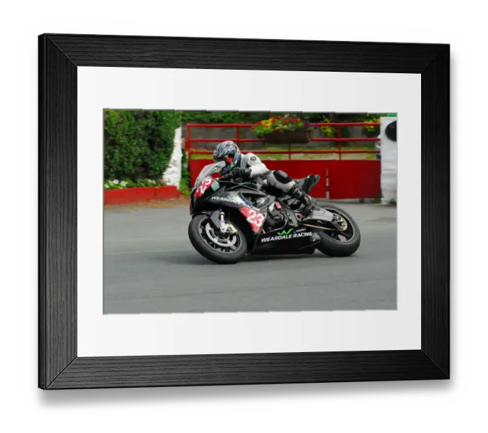Framed Print : Ian Pattinson (BMW) 2013 Superstock TT Framed Print : Ian Pattinson (BMW) 2013 Superstock TT