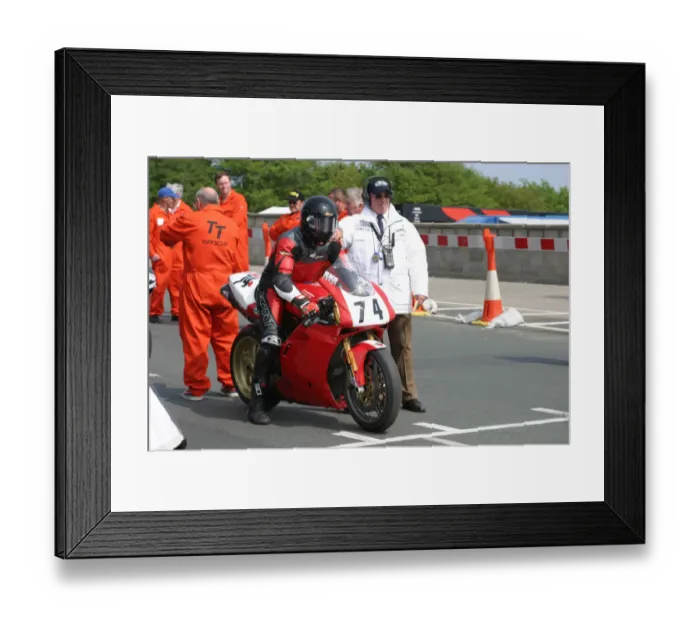 Framed Print : Geoff Sawyer (Ducati) 2003 Formula 1 TT Framed Print : Geoff Sawyer (Ducati) 2003 Formula 1 TT