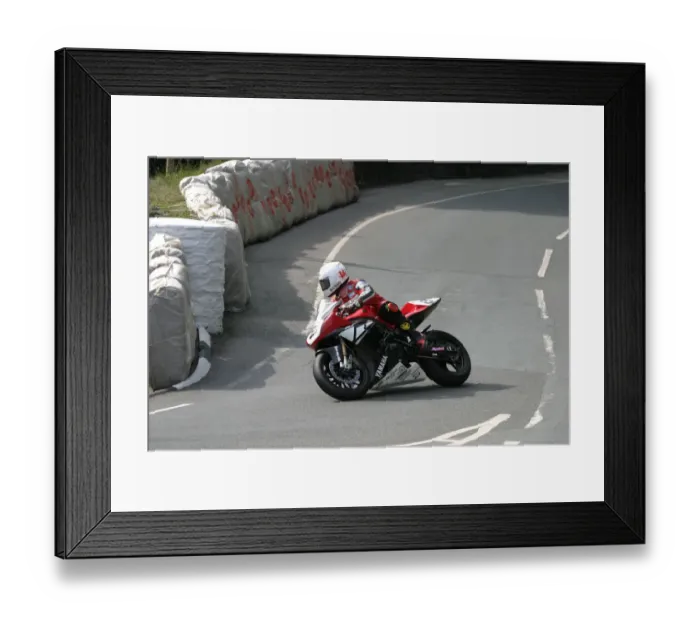 Framed Print : Jason Griffiths (Yamaha) 2003 Formula 1 TT Framed Print : Jason Griffiths (Yamaha) 2003 Formula 1 TT