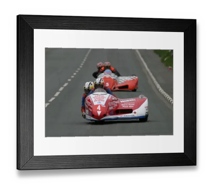 Framed Print : Gary Horspole & Kevin Leigh (Shelbourne Honda) 2003 Sidecar TT Framed Print : Gary Horspole & Kevin Leigh (Shelbourne Honda) 2003 Sidecar TT