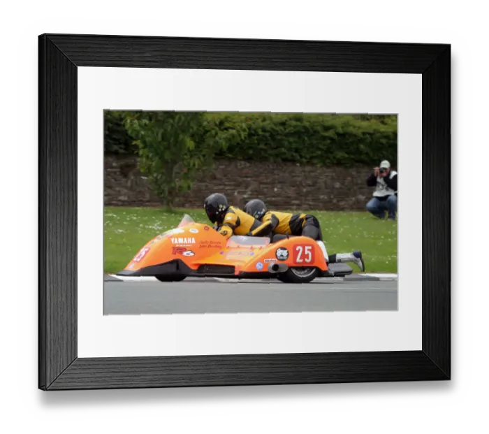 Framed Print : Andy Brown & John Dowling (Ireson Yamaha) 2003 Sidecar TT Framed Print : Andy Brown & John Dowling (Ireson Yamaha) 2003 Sidecar TT