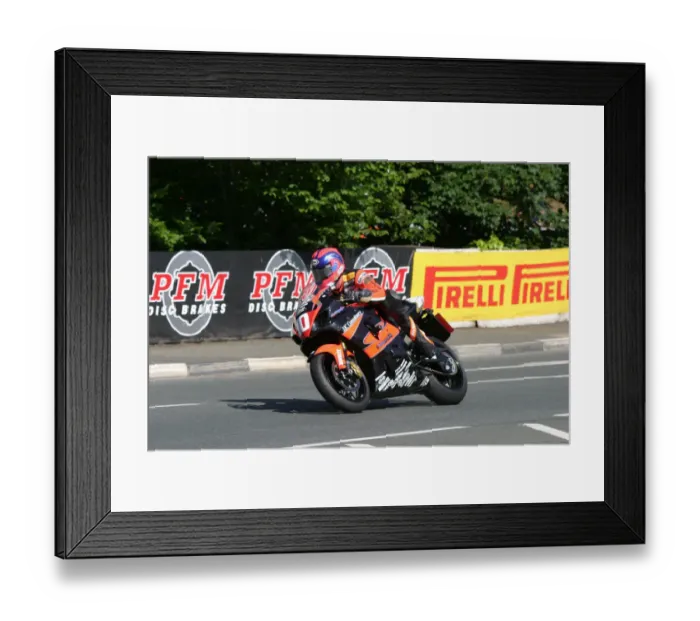 Framed Print : Ryan Farquhar (Suzuki) 2003 Production 1000 TT Framed Print : Ryan Farquhar (Suzuki) 2003 Production 1000 TT