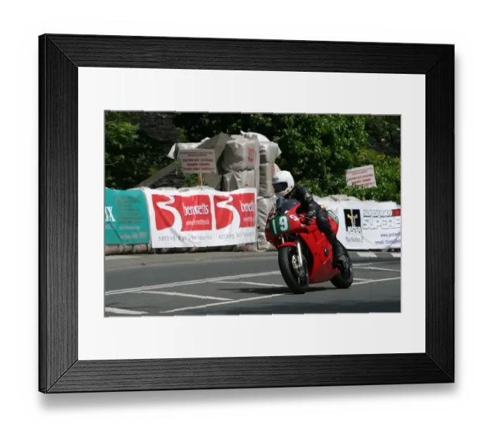 Framed Print : Derek Whalley (Honda) 2003 Lightweight 400 TT Framed Print : Derek Whalley (Honda) 2003 Lightweight 400 TT