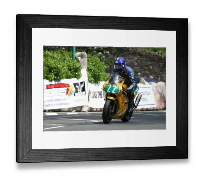 Framed Print : Andy Reynolds (Honda) 2003 Lightweight 400 TT Framed Print : Andy Reynolds (Honda) 2003 Lightweight 400 TT