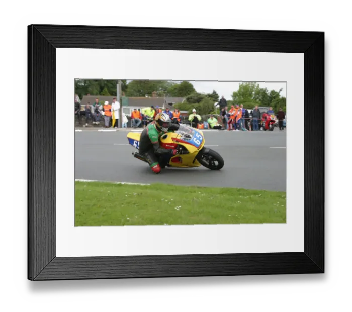Framed Print : Dirk Kaletsch (Kawasaki) 2003 Junior TT Framed Print : Dirk Kaletsch (Kawasaki) 2003 Junior TT