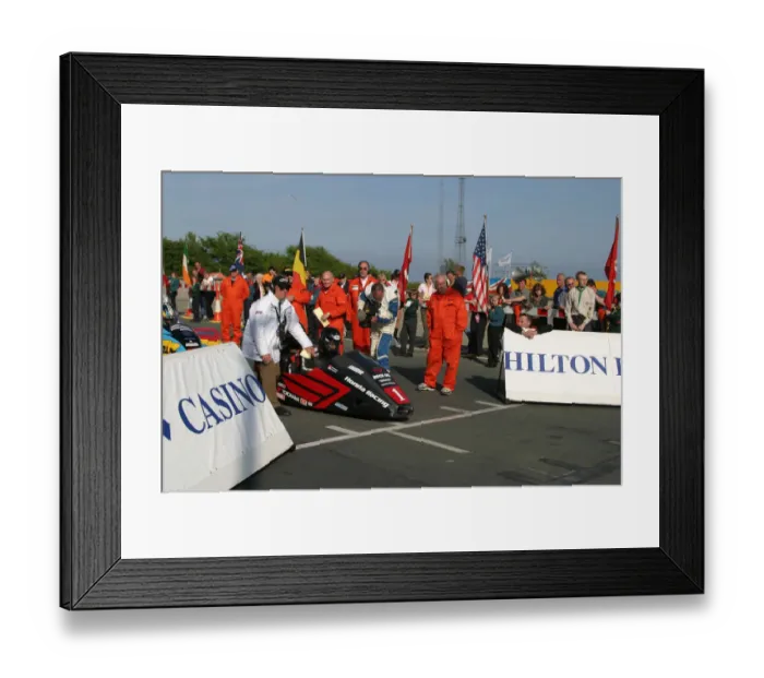 Framed Print : Dave Molyneux & Craig Hallam (DMR Honda) 2003 Sidecar TT Framed Print : Dave Molyneux & Craig Hallam (DMR Honda) 2003 Sidecar TT
