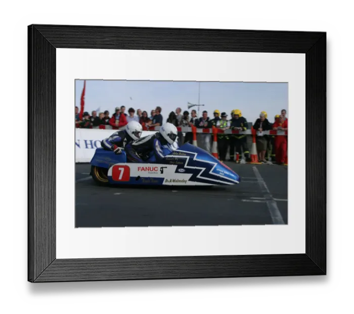 Framed Print : John Holden & Colin Hardman (Fanuc Yamaha) 2003 Sidecar TT Framed Print : John Holden & Colin Hardman (Fanuc Yamaha) 2003 Sidecar TT