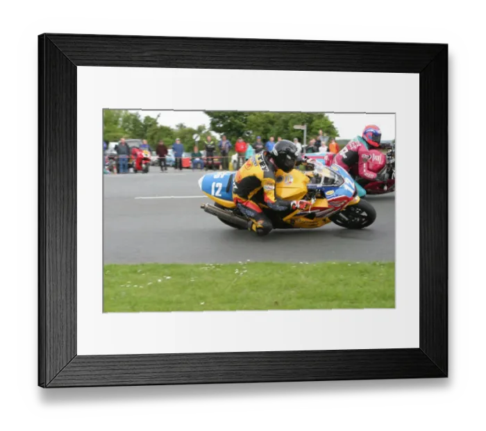 Framed Print : Bruce Anstey (Triumph) 2003 Junior TT Framed Print : Bruce Anstey (Triumph) 2003 Junior TT