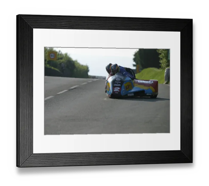 Framed Print : Ian Bell & Neil Carpenter (DMR Bell Yamaha) 2003 Sidecar TT Framed Print : Ian Bell & Neil Carpenter (DMR Bell Yamaha) 2003 Sidecar TT
