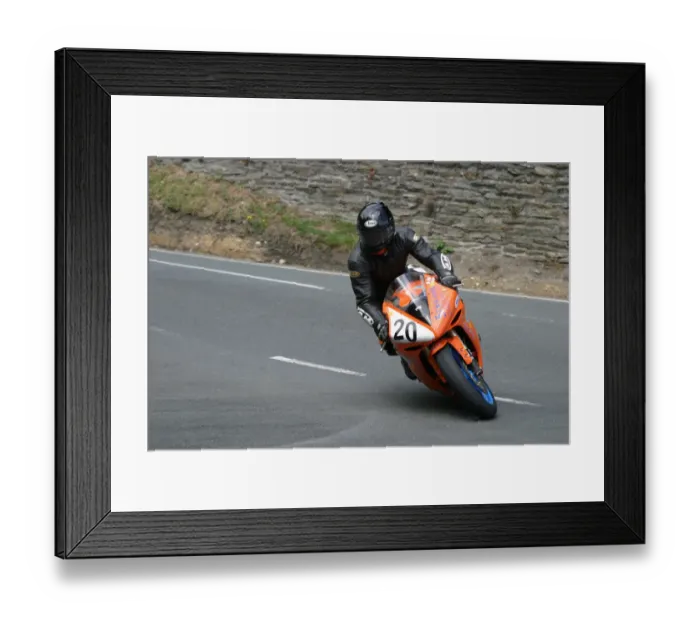 Framed Print : Ian Armstrong (Yamaha) 2004 Formula One TT Framed Print : Ian Armstrong (Yamaha) 2004 Formula One TT