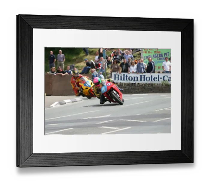 Framed Print : Gordon Blackley (Honda) 2004 Junior TT Framed Print : Gordon Blackley (Honda) 2004 Junior TT