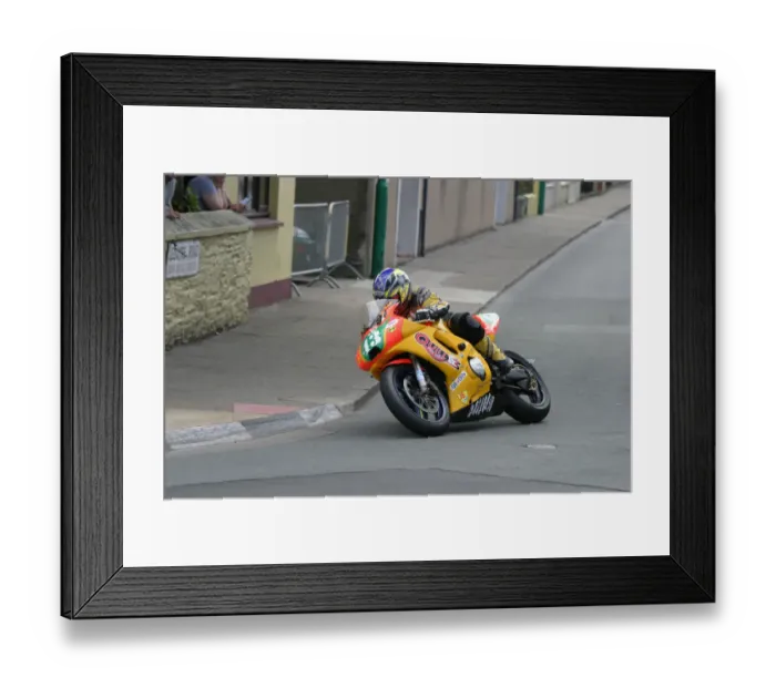 Framed Print : Jim Hodson (Yamaha) 2004 Lightweight 400 TT Framed Print : Jim Hodson (Yamaha) 2004 Lightweight 400 TT