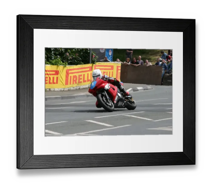 Framed Print : Jason Griffiths (Yamaha) 2004 Junior TT Framed Print : Jason Griffiths (Yamaha) 2004 Junior TT