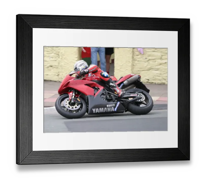 Framed Print : Jason Griffiths (Yamaha) 2004 Production 1000 TT Framed Print : Jason Griffiths (Yamaha) 2004 Production 1000 TT