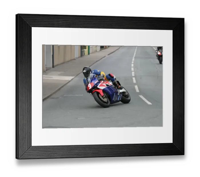 Framed Print : Chris Heath (Honda) 2004 Production 1000 TT Framed Print : Chris Heath (Honda) 2004 Production 1000 TT
