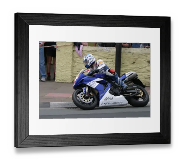 Framed Print : Martin Finnegan (Yamaha) 2004 Production 1000 TT Framed Print : Martin Finnegan (Yamaha) 2004 Production 1000 TT