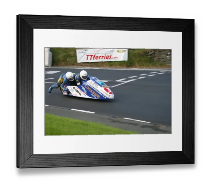 Framed Print : Steve Norbury & Andrew Smith (Shelbourne) 2005 Sidecar TT Framed Print : Steve Norbury & Andrew Smith (Shelbourne) 2005 Sidecar TT