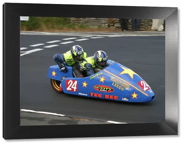 Simon Neary & Stuart Bond (Baker Yamaha) 2005 Sidecar TT