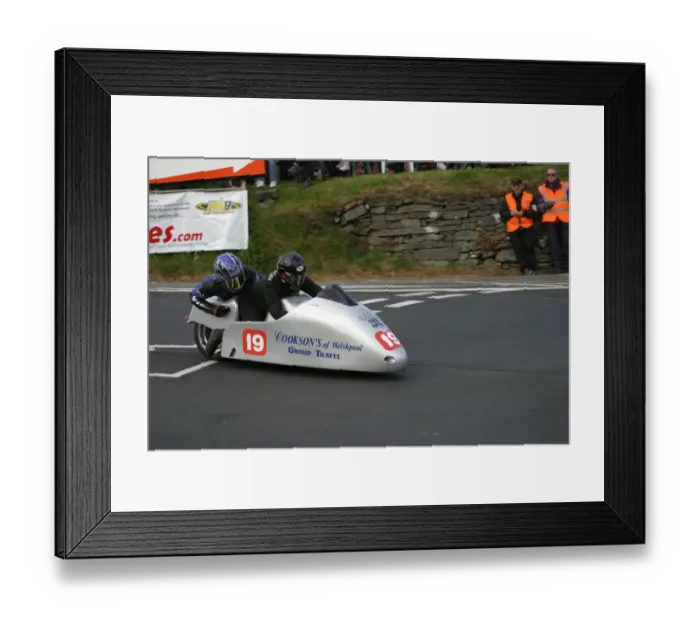Framed Print : Mike Cookson & Kris Hibberd (Shelbourne) 2005 Sidecar TT Framed Print : Mike Cookson & Kris Hibberd (Shelbourne) 2005 Sidecar TT