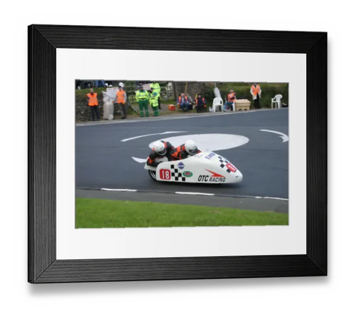 Framed Print : Roger Stockton & Peter Alton (Shelbourne) 2005 Sidecar TT Framed Print : Roger Stockton & Peter Alton (Shelbourne) 2005 Sidecar TT