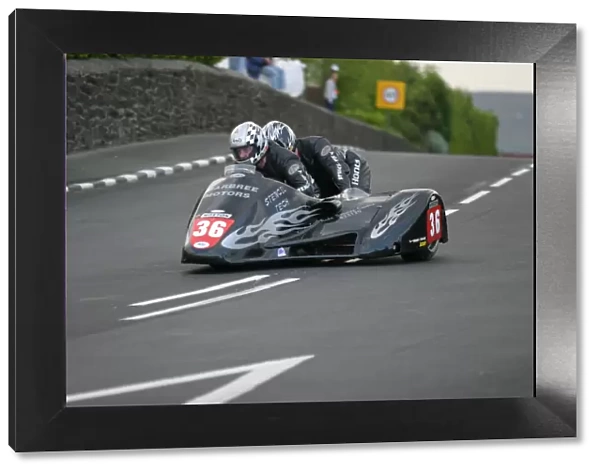 Brian Kelly & Jamie Scarffe (DMR Honda) 2005 Sidecar TT