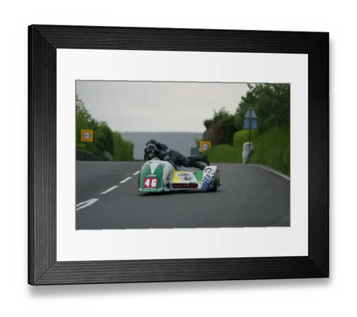 Framed Print : Peter Farrelly & Aaron Galligan (Yamaha) 2005 Sidecar TT Framed Print : Peter Farrelly & Aaron Galligan (Yamaha) 2005 Sidecar TT