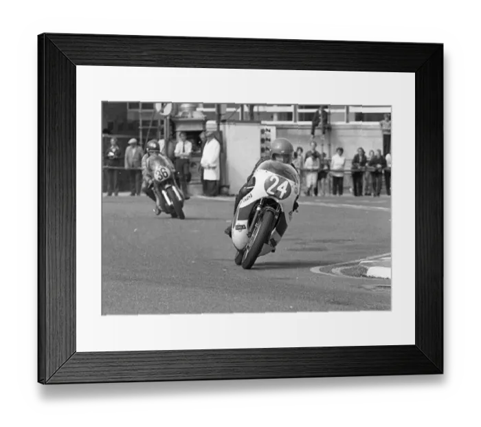 Framed Print : Eric Piner (Yamaha) 1973 Lightweight Manx Grand Prix