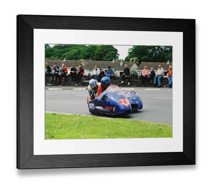 Framed Print : Bill Currie & Philip Bridge (Windle Honda) 2004 Sidecar TT Framed Print : Bill Currie & Philip Bridge (Windle Honda) 2004 Sidecar TT