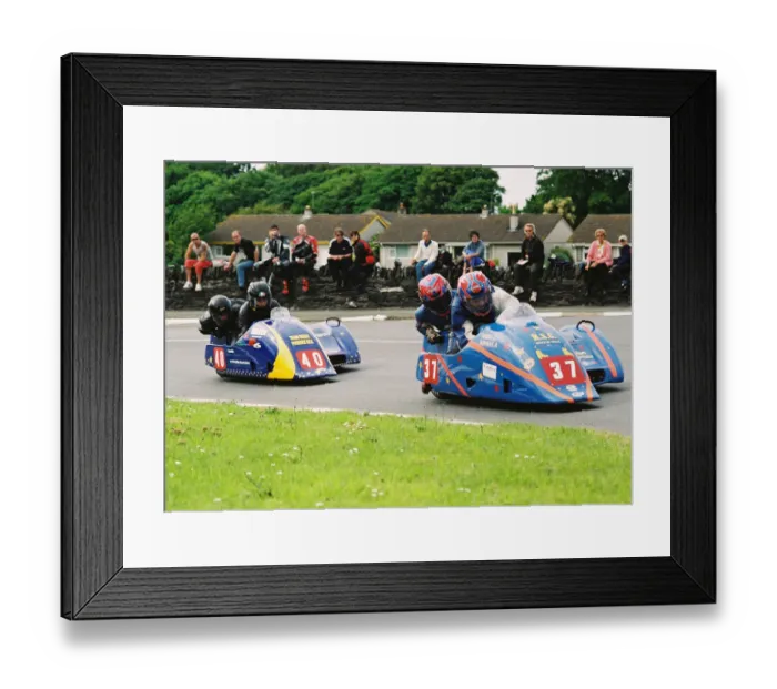 Framed Print : Andy Kinsella & Tim Dixon (Ireson Honda) & Tony Elmer & Darren Marshall (Ireson Yamaha) 2004 Sidecar TT Framed Print : Andy Kinsella & Tim Dixon (Ireson Honda) & Tony Elmer & Darren Marshall (Ireson Yamaha) 2004 Sidecar TT