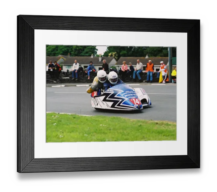 Framed Print : John Holden & Jamie Winn (Fanuc Honda) 2004 Sidecar TT Framed Print : John Holden & Jamie Winn (Fanuc Honda) 2004 Sidecar TT