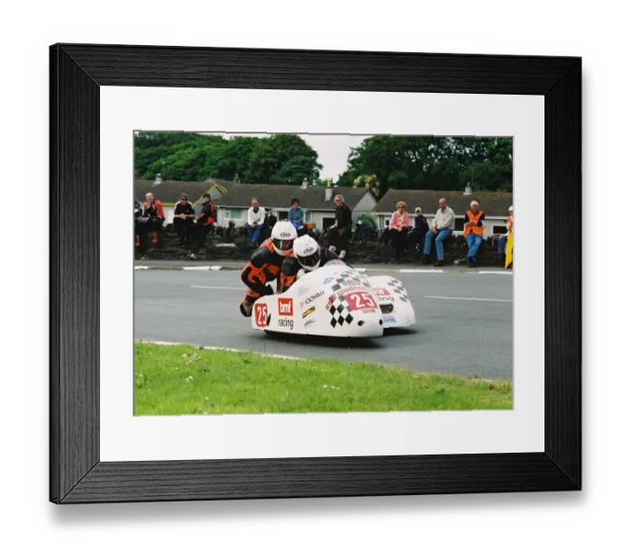 Framed Print : Roger Stockton & Peter Alton (Shelbourne Yamaha) 2004 Sidecar TT Framed Print : Roger Stockton & Peter Alton (Shelbourne Yamaha) 2004 Sidecar TT