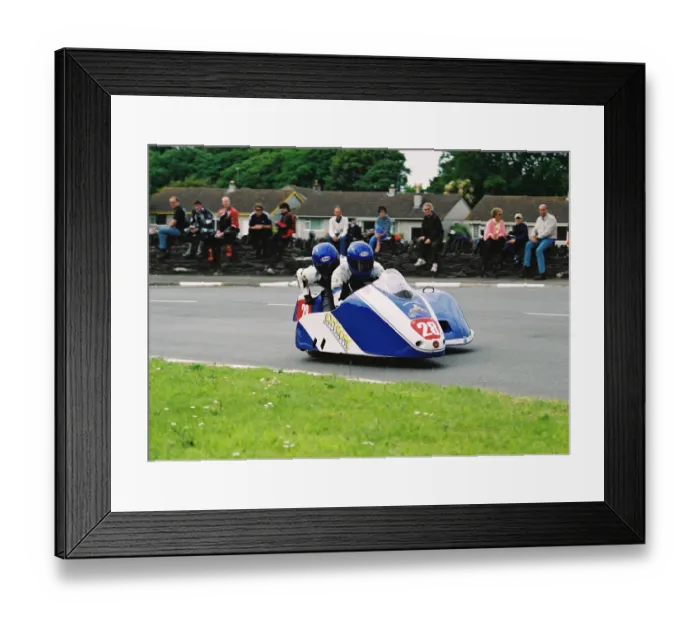 Framed Print : David Wallis & Sally Wilson (Shelbourne Honda) 2004 Sidecar TT Framed Print : David Wallis & Sally Wilson (Shelbourne Honda) 2004 Sidecar TT