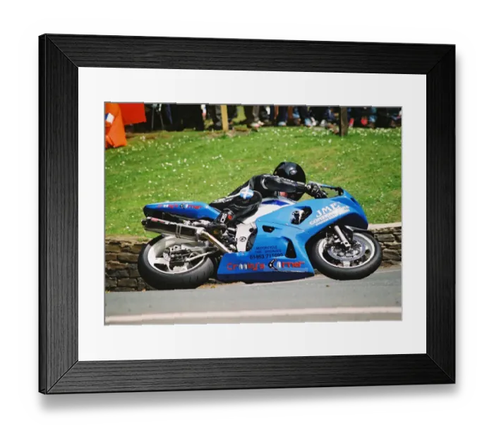Framed Print : Andy Wallace (Suzuki) 2004 Junior 600 TT Framed Print : Andy Wallace (Suzuki) 2004 Junior 600 TT