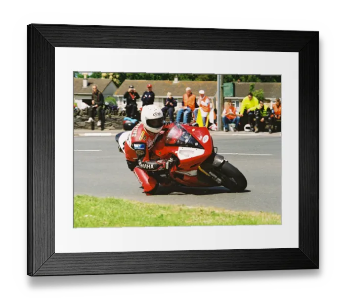 Framed Print : Jason Griffiths (Yamaha) 2004 Formula One TT Framed Print : Jason Griffiths (Yamaha) 2004 Formula One TT