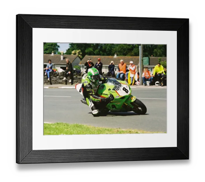 Framed Print : Richard Britton (O Kane Suzuki) 2004 Formula One TT Framed Print : Richard Britton (O Kane Suzuki) 2004 Formula One TT