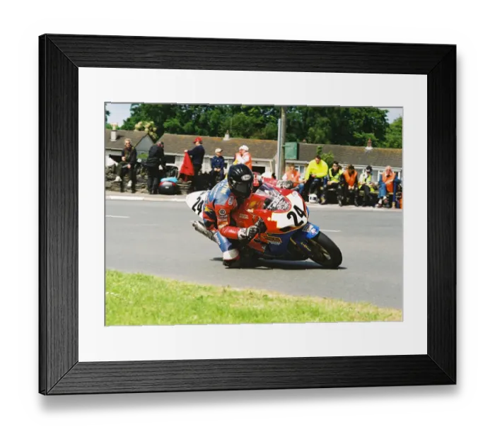 Framed Print : Guy Martin (Suzuki) 2004 Formula One TT Framed Print : Guy Martin (Suzuki) 2004 Formula One TT