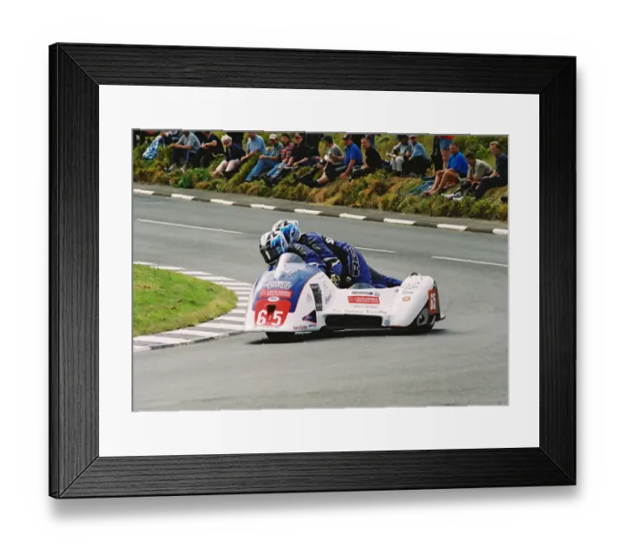 Framed Print : Nigel Smith & Chris Lake (Ireson Kawasaki) 2004 Sidecar TT Framed Print : Nigel Smith & Chris Lake (Ireson Kawasaki) 2004 Sidecar TT