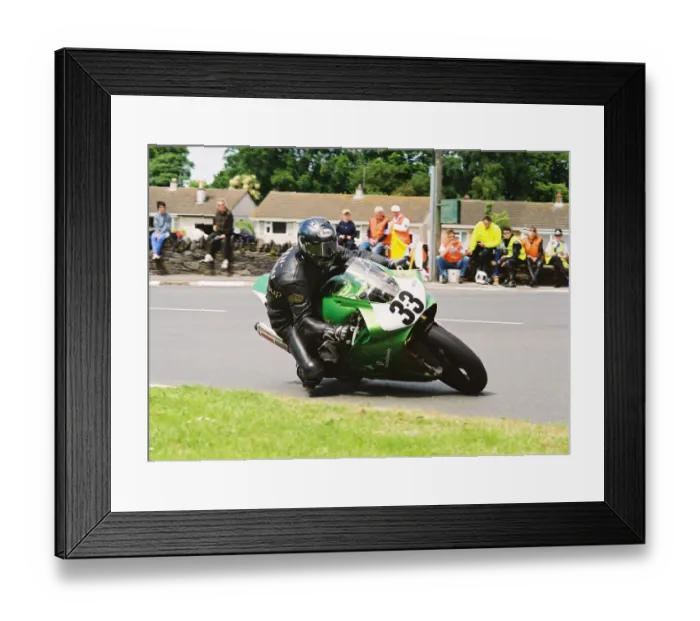 Framed Print : Dave Madsen-Mygdal (Yamaha) 2004 Formula One TT Framed Print : Dave Madsen-Mygdal (Yamaha) 2004 Formula One TT