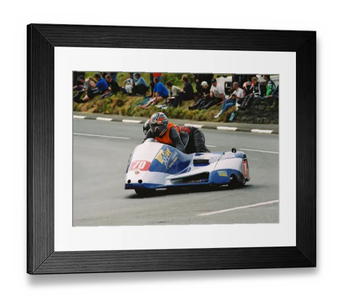 Framed Print : Alan Molyneux & David Beattie (Shelbourne Honda) 2004 Sidecar TT Framed Print : Alan Molyneux & David Beattie (Shelbourne Honda) 2004 Sidecar TT