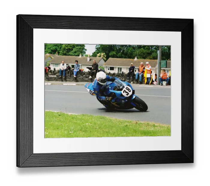 Framed Print : Victor Gilmore (Honda) 2004 Formula One TT Framed Print : Victor Gilmore (Honda) 2004 Formula One TT