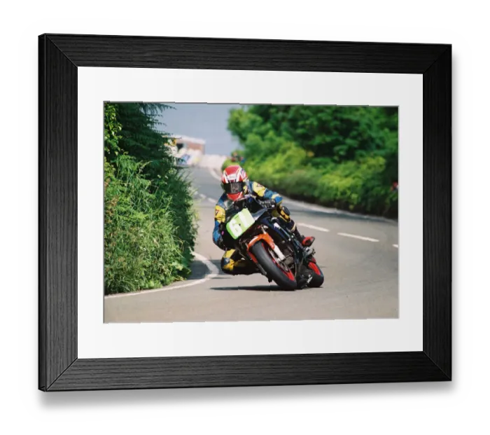 Framed Print : Paul Dobbs (Kawasaki) 2004 Lightweight 400 TT